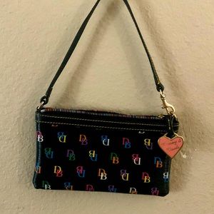 NEW DOONEY BURKE WRISTLET/PURSE
